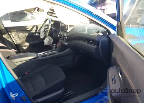 2021 Nissan Sentra Sv Xtronic Cvt z USA, uszkodzony, nr VIN 3N1AB8CV1MY253637